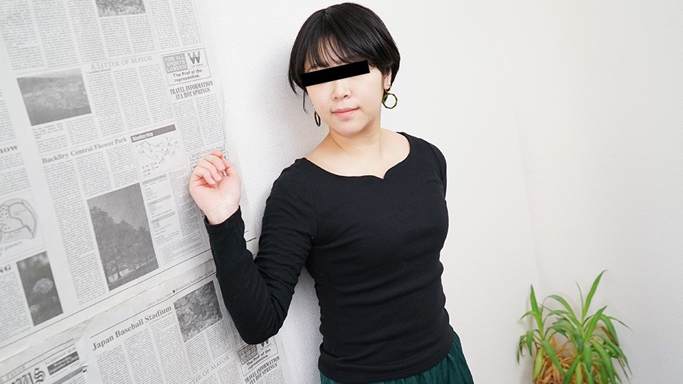 变态美女篠塚志穗：背着男友偷吃帅大叔，身经百战技术高超 [10musume-072923_01] 海报