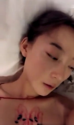 刺青萌妹酒店激战男友，口爆射满嘴豆浆心疼滋补：乖，多喝点补身体！ 海报