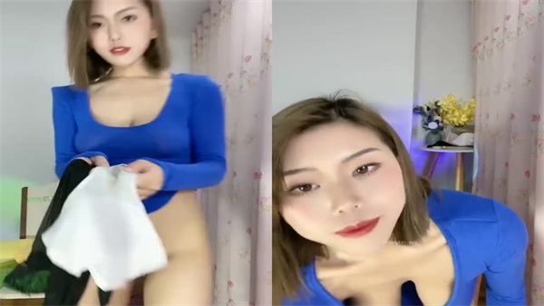 苗条黑丝巨乳眼镜骚货，道具猛操无毛嫩穴，淫声浪语互动撩骚，爽到高潮喷水！ 海报