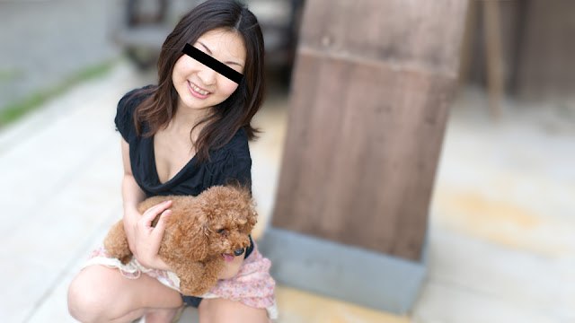 10musume 100324_01 借爱犬搭讪诱人美少女，街头猎艳成功捕获！ 海报