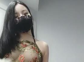 新人校花主播蓝兔子0504一多自慰大秀，扇子舞扭动露出湿漉无毛嫩穴！ 海报