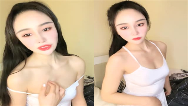 绝美少女小蕊下海！收费房间激情自慰秀，花季美少女为你独家绽放！ 海报