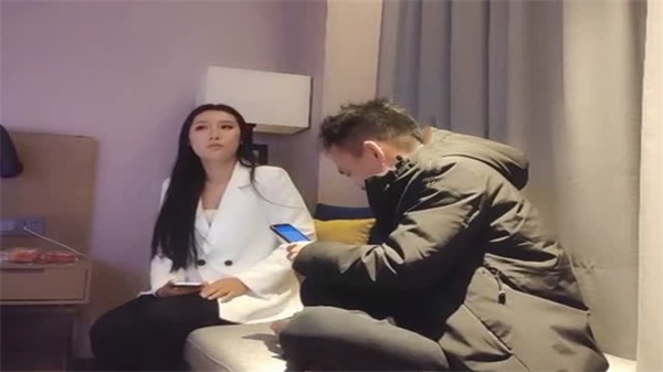 步宾探花：高端绝色美女大尺度全裸风骚，浪叫高潮喷水激情四射！ 海报