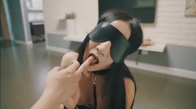 风骚御姐小母狗发情实录，饥渴难耐求征服！ 海报