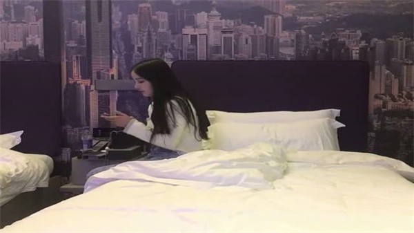 步宾探花绝美写真！巨乳肥臀颜值爆表，看图就硬的神级身材 海报