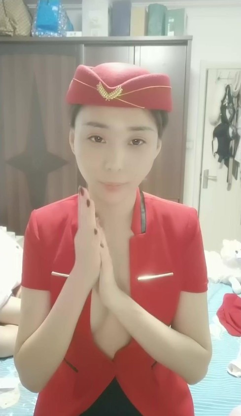 素颜居家制服诱惑！让小哥狂舔猛插，浪荡呻吟不断，捆绑束缚抠逼玩弄，激情爆草爽翻天！ 海报