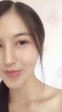 深夜直播撩人～巨乳妹妹湿身秀性感曲线 聊天互动颤抖娇喘 海报