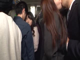 DANDY-495「満員バスでグルのカップルの濃厚キスを見せつけてからキスま第07集 海报