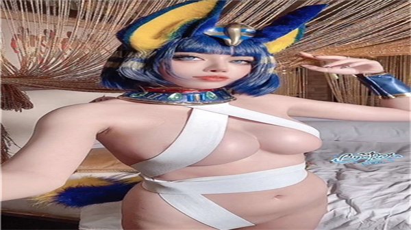 埃及猫女郎扭腰热舞 私处湿透诱惑呻吟 极致腰臀诱惑 海报