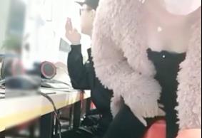 清纯女主播现场直播网吧勾引保安值班室啪啪. 海报