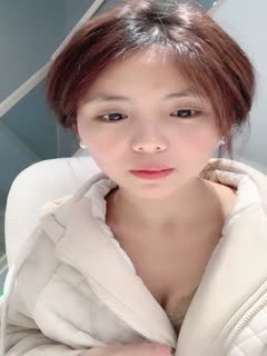 甜美颜值妹妹！娇小身材非常耐操！服装店地上操逼 海报