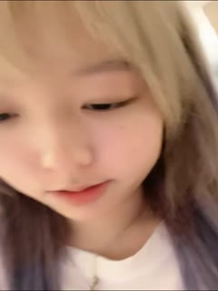 甜美乖巧美少女脱下内裤自摸骚穴_揉搓娇喘呻吟诱惑_自慰1... 海报
