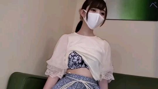 冷冰冰气质00后女神用大屌征服 海报