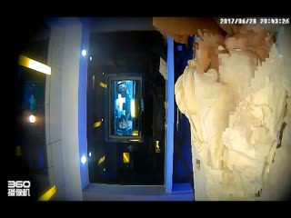 喷血推荐-稀有电视房偷怕性感丰满的女神级白领美女被男友内射4次,极品蝴蝶穴,到滴水的尤物 海报